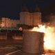 Carcassonne - les agriculteurs et viticulteurs audois manifestent devant le parvis de la Cité à la tombée de la nuit - 20 novembre 2024.