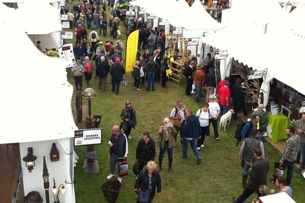 Les visiteurs affluent déjà en ce premier jour de Game Fair, le 17 juin 2016, à Lamotte-Beuvron.