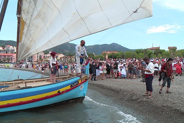 Des spectacles et des reconstitutions historiques sur la plage de Banyuls-sur-Mer, dans les Pyrénées-Orientales, pour célébrer la fête du Col ce 17 juin 2023.