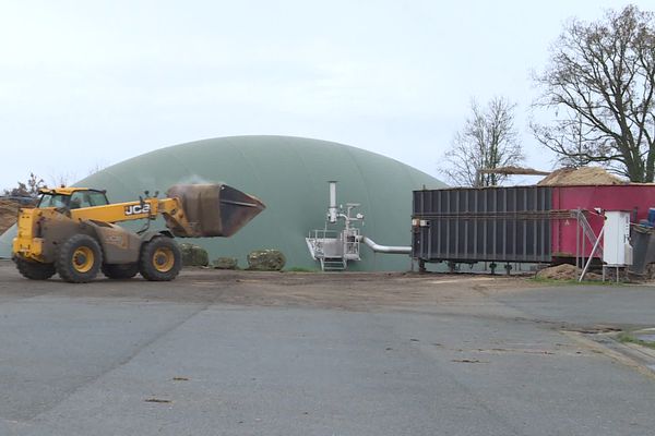 L'unité de méthanisation de Linazay, dans la Vienne, alimentée par l'agriculteur Christophe Fouché et ses associés.