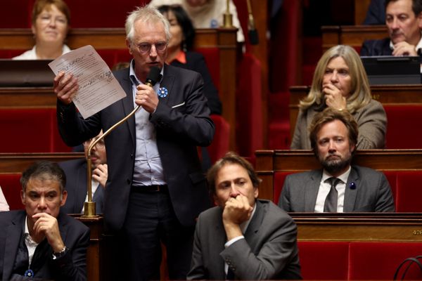 Charles Fournier, député de Tours, va transformer sa permanence en hébergement d'urgence pour alerter sur la situation de plusieurs familles qui dorment à la rue.