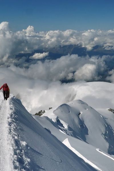 La mesure du mont Blanc est régulièrement remise à jour par des géomètres experts.