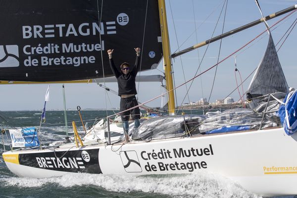 Sébastien Simon remporte l'édition 2018 de la Solitaire Urgo Figaro.