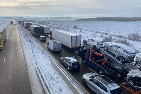 Un bouchon de 20 kilomètres s'est formé à hauteur de Nitry, dans l'Yonne.