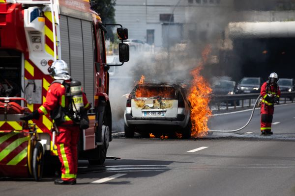 La circulation sur l'autoroute A61 a dû être partiellement coupée pour permettre aux secours d'intervenir (image d'illustration).