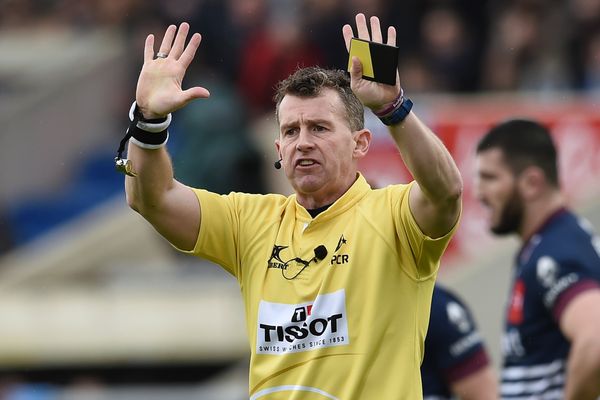 Le Gallois Nigel Owens arbitrera son 100ème match lors la finale de Champions Cup entre l'ASM Clermont Auvergne et les Saracens au BT Murrayfield le samedi 13 mai.