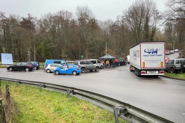 Plus aucun poids-lourd ne rentre ni ne sort du centre logistique de Legrand.