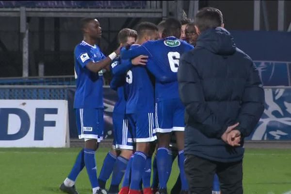 La joie du FBBP à l'ouverture du score 