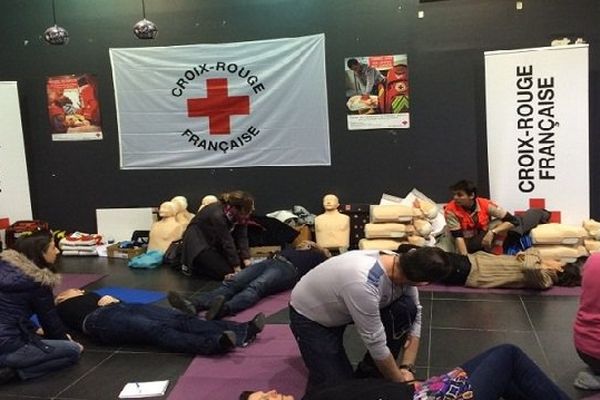 Une séance d'initatiation aux premiers secours était organisée samedi 6 février 2016 par la Préfecture de l'Hérault.