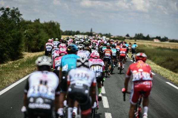 Le peloton doit parcourir une distance de 231 kilomètres de plat entre Fougères et Chartres pour cette septième étape. 