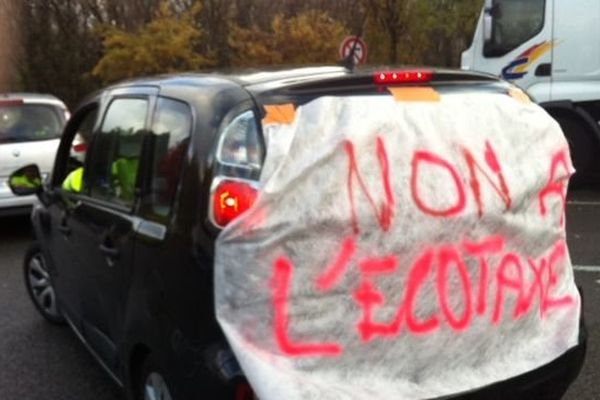 Même repoussée, la mesure a mobilisé une trentaine de transporteurs ce matin.