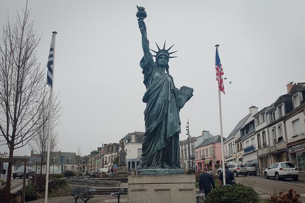 Comme à Gourin, capitale de l‘émigration américaine en Bretagne, de nombreux Américains installés en Bretagne ou Bretons ayant vécu aux Etats-Unis ont les yeux tournés vers les USA qui élisent ce 5 novembre leur nouveau président.