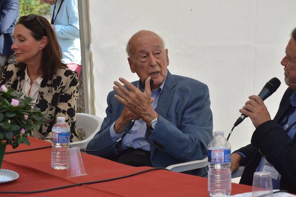 Valéry Giscard d'Estaing était l'invité du salon "Le château de Meslay fête les écrivains" le 9 septembre.