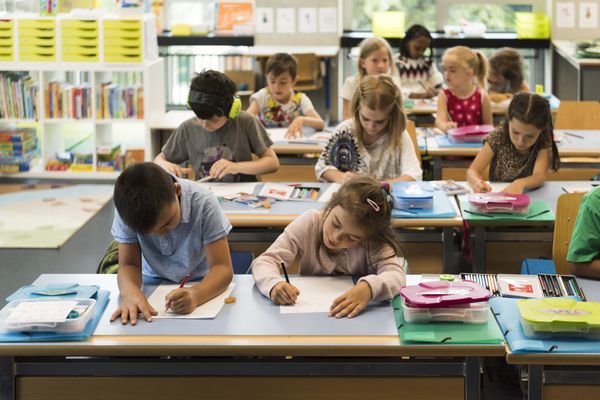 Enseignement de l'écriture cursive aux enfants.