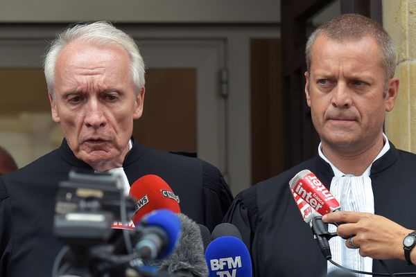 Les avocats de Murielle Bolle Me Jean-Paul Teissonière et Me Christophe Ballorin, en août 2017.