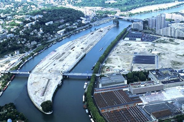 En friche depuis le départ du constructeur automobile en 1992, l'Ile Seguin, 11,5 ha, est devenue un véritable enjeu municipal.