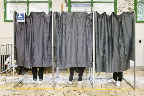 Les Français sont appelés à revenir aux urnes les 30 juin et 7 juillet prochains pour les élections législatives. Beaucoup s'organisent pour donner procuration.