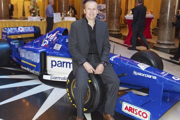 Olivier Panis, et la Ligier Honda avec laquelle il a gagné le Grand Prix de Monaco en 1996