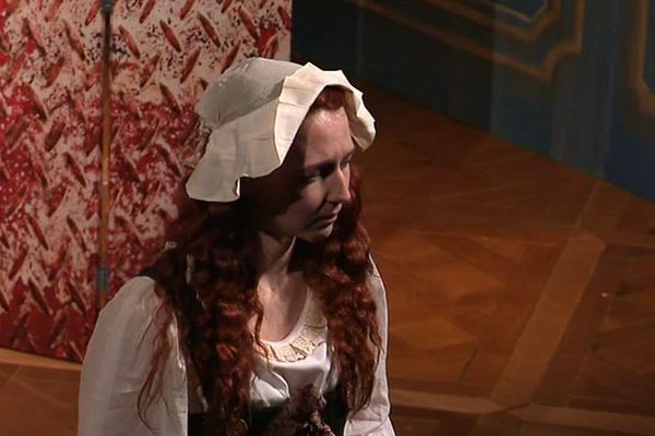La comédienne Maddy Dubois interprète le personnage de Rosalie Lamorlière dans la pièce de théatre "La dernière étreinte" - Octobre 2019