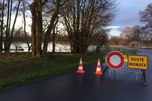 Route sous l'eau à la sortie de Krautwiller