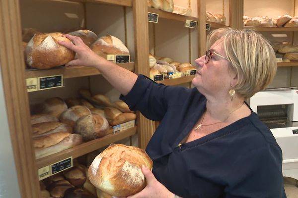 Corinne thomas, boulangère à Attiches (Nord).