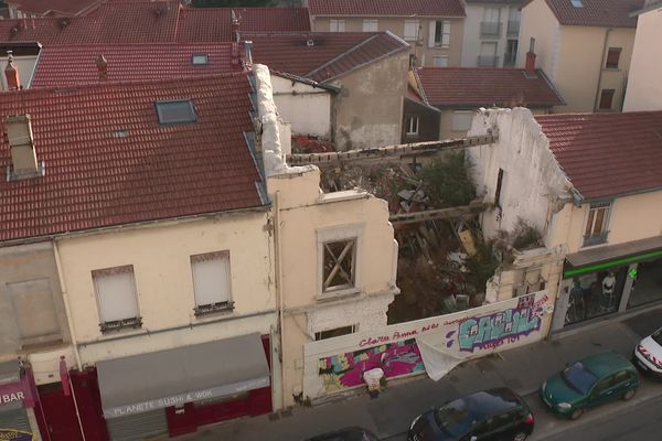 Ce qu'il reste du 125 route de Vienne, 4 ans après l'incendie (15/2/23)