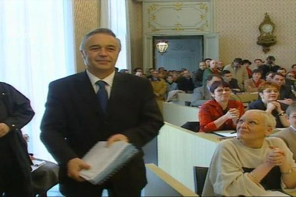 Le 25 mars 2001 le conseil municipal élisait François Rebsamen, maire de Dijon