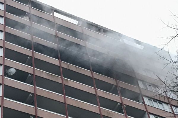 Un appartement en feu au 13ème étage d'un immeuble de Maurepas à Rennes