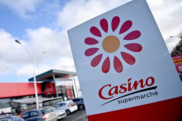 Casino revoit à la baisse le nombre de départs contraints