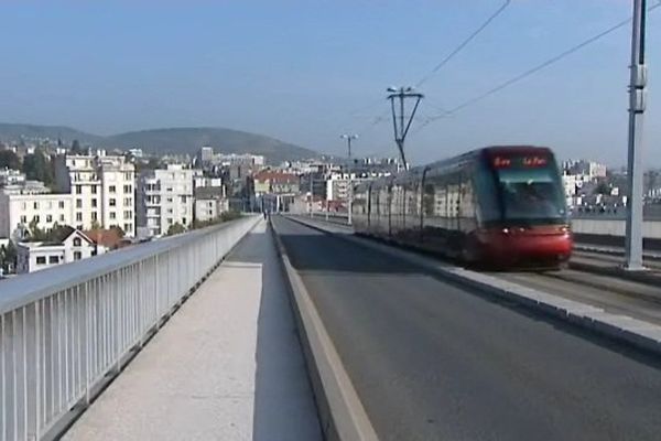 Le viaduc Saint-Jacques sera fermé pendant 5 mois à partir d'avril 2016.