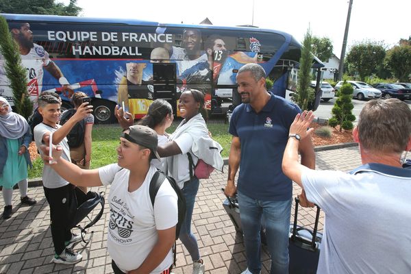 L'équipe de France de handball à son arrivée le 15 juin 2017 à Sochaux 