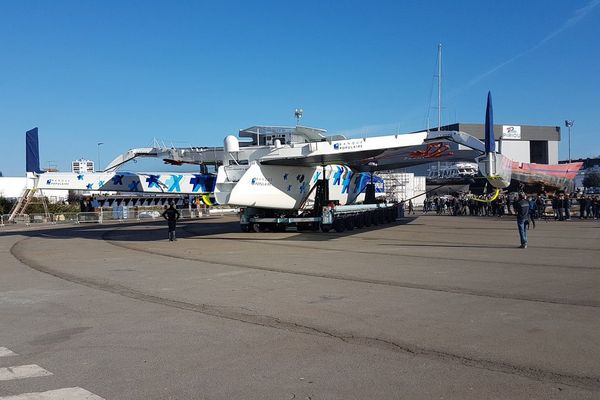 Le bateau d'Armel Le Cléac'h avant sa mise à l'eau