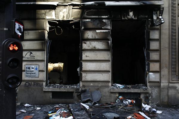 A Paris, samedi 16 mars, la manifestation des Gilets jaunes a été particulièrement violente.