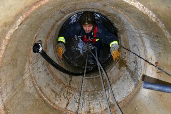 A Saint-Sulpice-du-Tarn, une personne est tombée dans un puits à 5 mètres de profondeur. Les pompiers du Tarn sont intervenus pour la sortir et le prendre en charge.