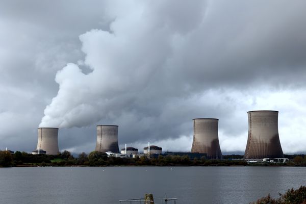 La centrale de Cattenom en Moselle est dans le viseur des antinucléaires, notamment en raison de la température trop élevée de ses rejets en eau.