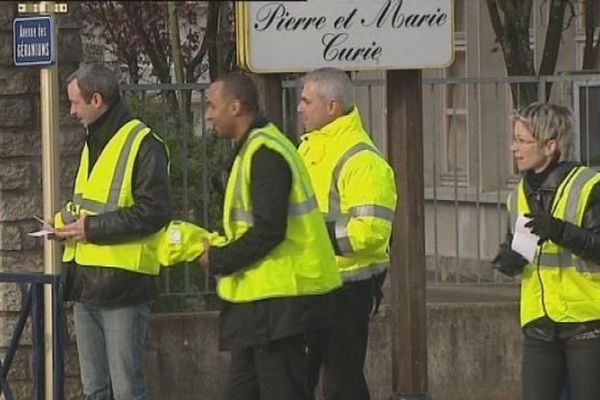 Les parents d'élèves de l'école Pierre et Marie Curie de Besançon se mobilisent pour la sécurité routière