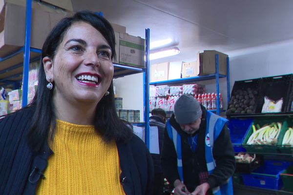 Nora Chiheb, 54 ans, a poussé pour la première fois la porte du Secours populaire de Roubaix en 2015.