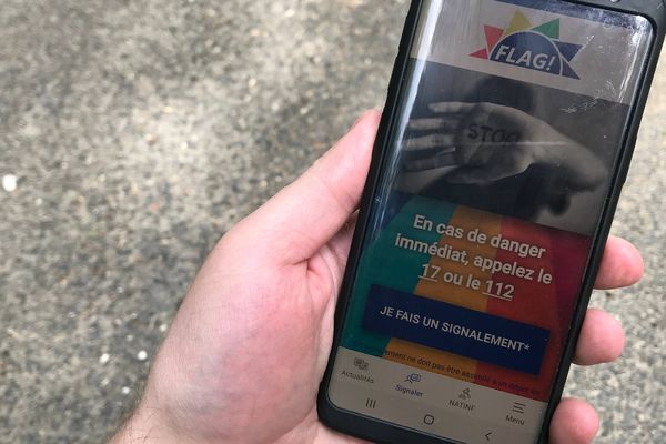 L'application vise notamment à orienter les victimes de violences homophobes.