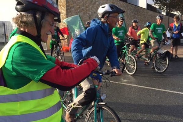 Le Tour Alternatiba au départ de Poitiers ce lundi matin.