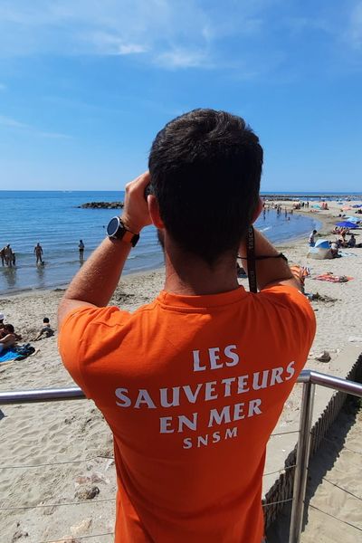 Palavas (Hérault) - les sauveteurs en mer de la SNSM surveillent les plages et la baignade - juillet 2024.