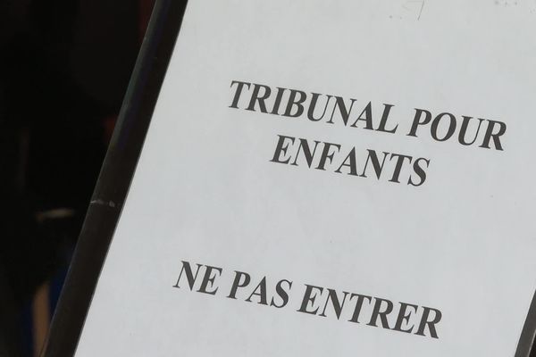 Un lycéen jugé au tribunal pour enfants de Rouen pour une fausse alerte à la bombe