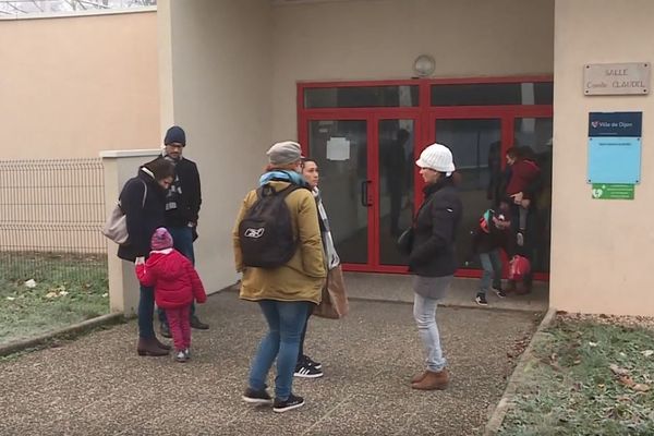 La salle de spectacles Camille Claudel accueille des enfants lors des grèves d'enseignants. 