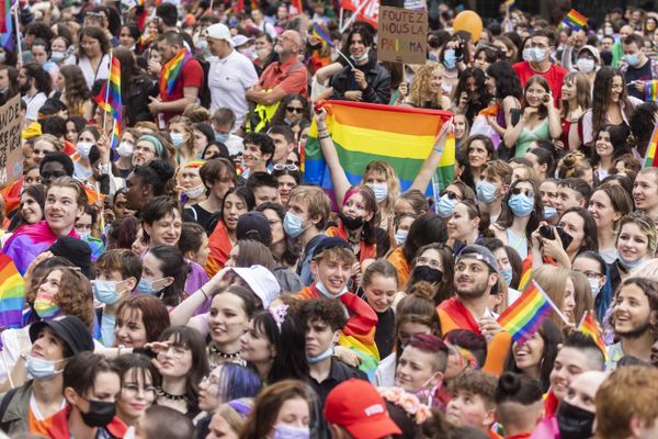 Environ 20 % des victimes de menaces ou violences « anti-LGBT » et seulement 5 % des victimes d’injures « anti-LGBT » déclarent avoir porté plainte en moyenne sur la période 2012-2018.