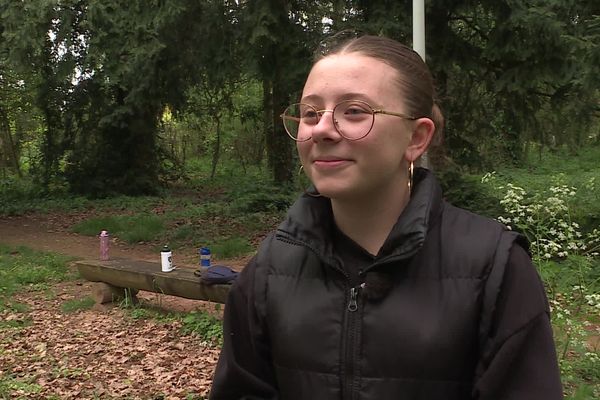 À 17 ans, Margaux Duport est en pleine formation pratique du BAFA.