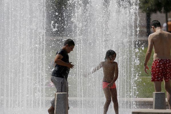 Pour le grand public, la ville de Lyon a recensé quelques 600 lieux où il est possible de se rafraîchir à travers les 9 arrondissements.