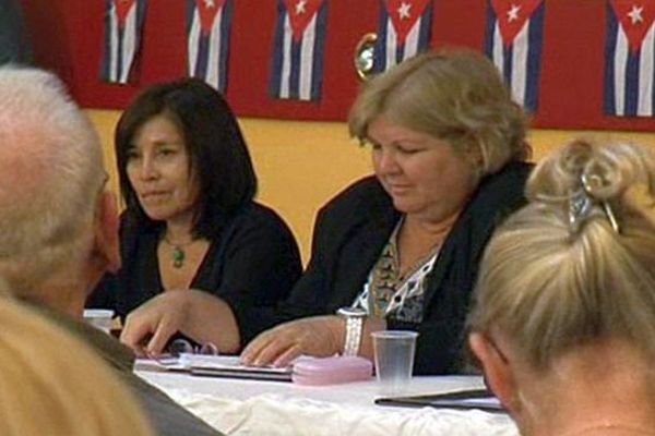 Béziers (Hérault) - Aleida Guevara, fille aînée du Che en conférence, avec l'association France-Cuba Hérault - 30 septembre 2015.