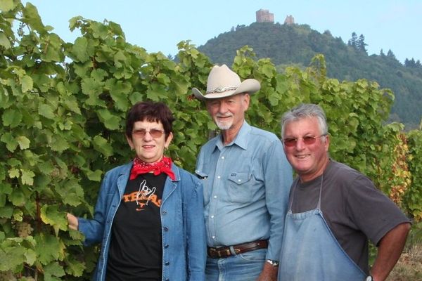 Justin Jungman (au centre de la photo), le plus alsacien des Américains, aimait venir dans notre région chaque année pendant les vendanges, chez Paul et Christiane Zinck, à Eguisheim. 