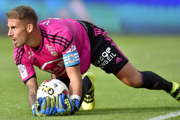 Benjamin Lecomte quitte le FC Lorient pour aller à Montpellier. 