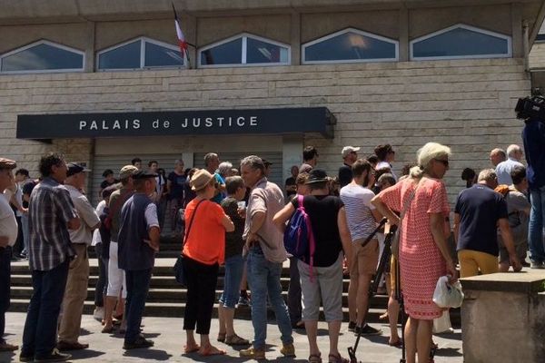 Rassemblement de soutien devant le palais de justice de Bayonne le 18 juin 2019. 