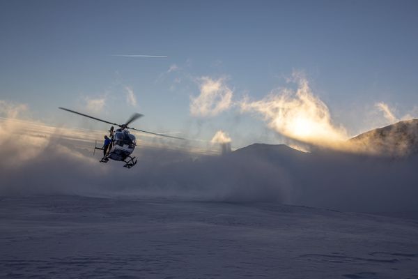 Dans les Alpes, le risque d'avalanche est particulièrement élevé début janvier 2021 à cause de fortes chutes de neige. 